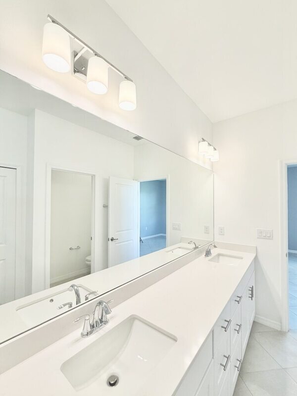 Building Photo - 16304 Quesa Dr
