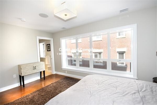 Building Photo - 9 N Margin St