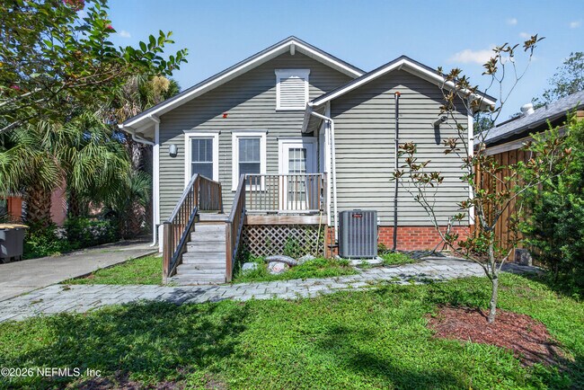 Building Photo - 1555 Belmonte Ave