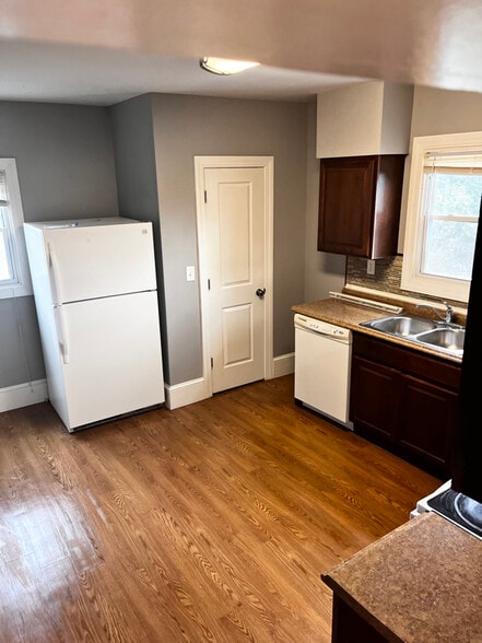 Building Photo - 1 Park Pl