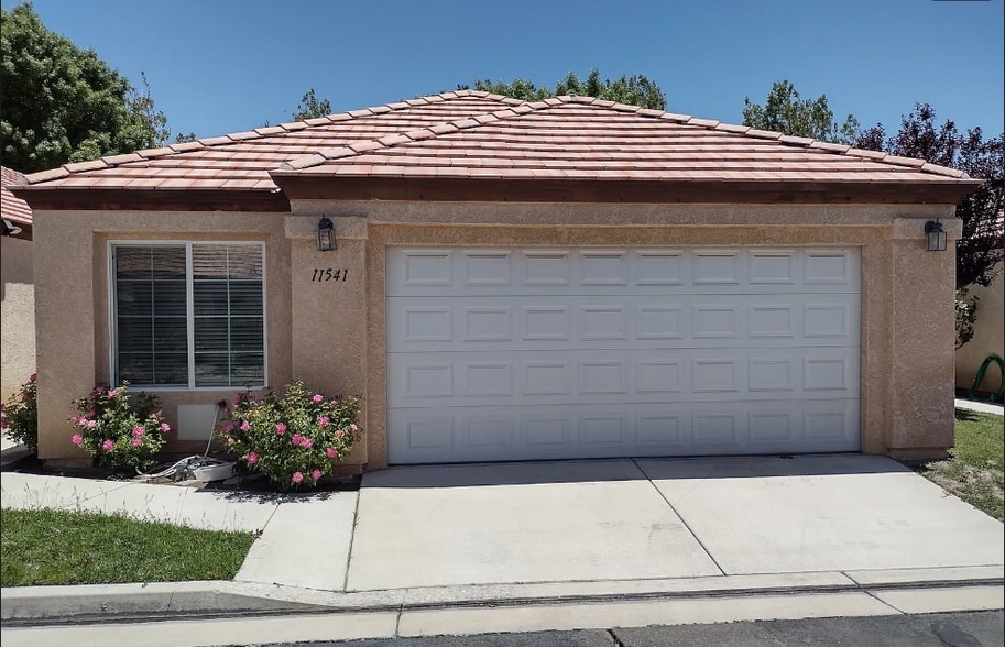 Building Photo - 11541 Park Ln