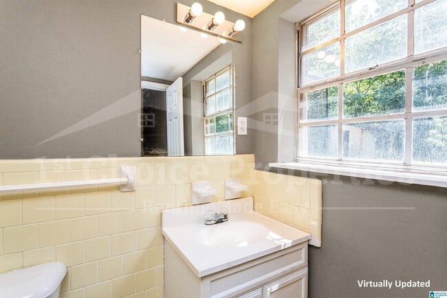 Building Photo - 4021 Debby Dr