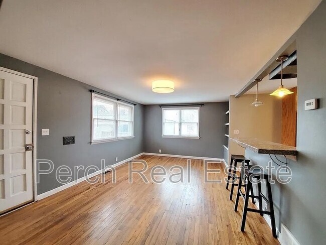 Building Photo - 2431 Grove St