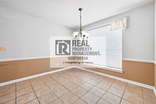 Building Photo - 308 Pin Oak Ln
