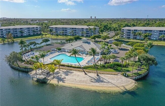 Building Photo - 16635 Lake Cir Dr