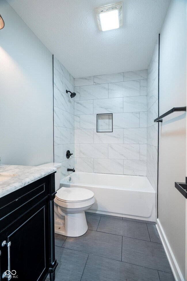 Building Photo - 1364 S Talbott St