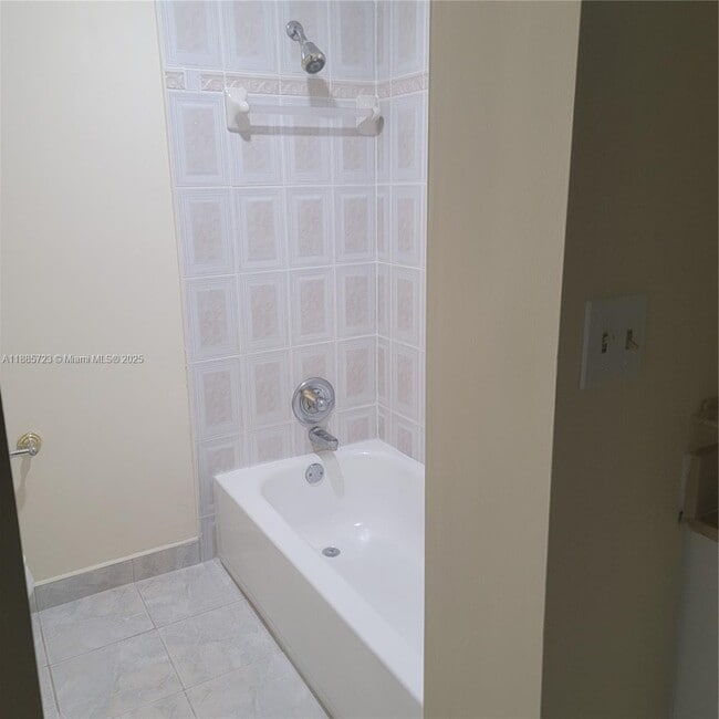 Building Photo - 6699 Racquet Club Dr