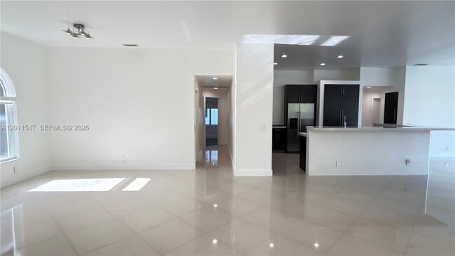 Building Photo - 3767 Oak Ridge Cir