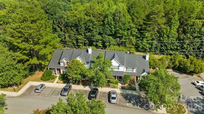 Building Photo - 670 Emerald Cove Dr