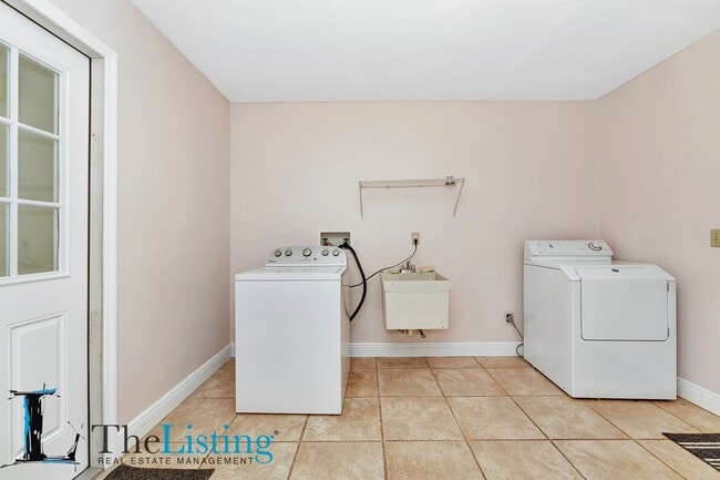 Building Photo - 1108 Marcus Ct