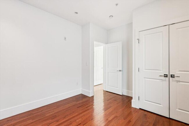 Building Photo - 1469 Harvard St NW