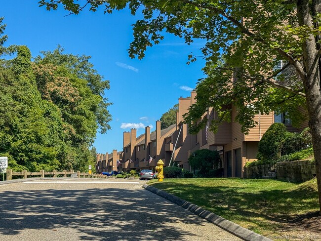 Building Photo - 55 Cross St