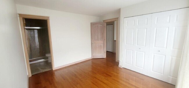 Building Photo - 2625 Canyon Dr