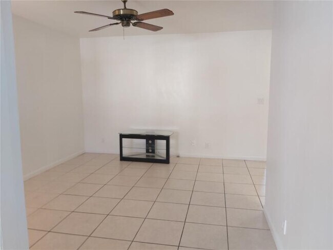 Building Photo - 1300 N 17th Ave