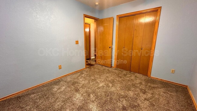 Building Photo - 17316 Valley Crst