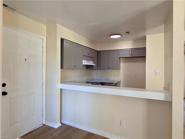 Building Photo - 97 28th St