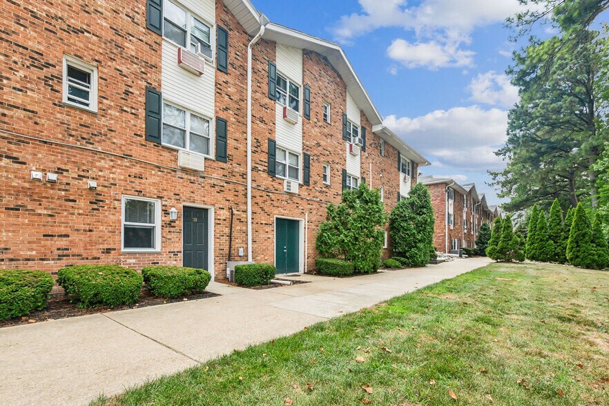 Building Photo - 400 S Dupont Hwy