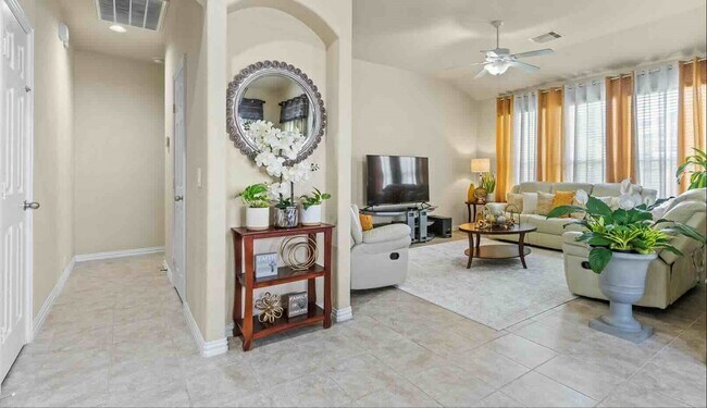 Building Photo - 17419 Woodfalls Ln