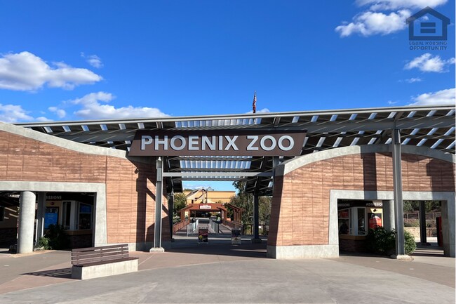 Building Photo - 2Bed/2Bath Condo at Thomas Rd/56th St! Ready for Immediate Move-In!