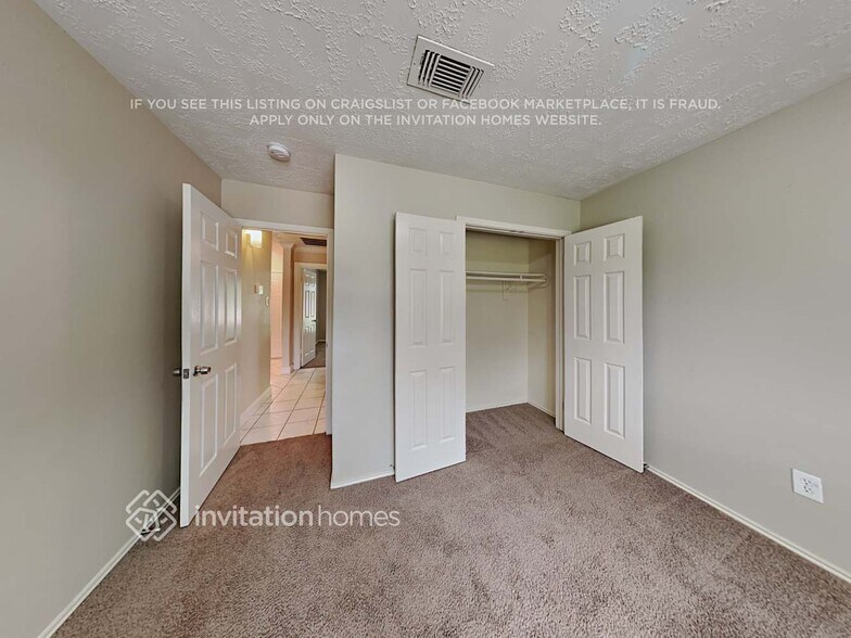 Building Photo - 8330 Pebbledowne Dr