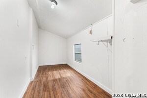 Building Photo - 1822 W Magnolia Ave