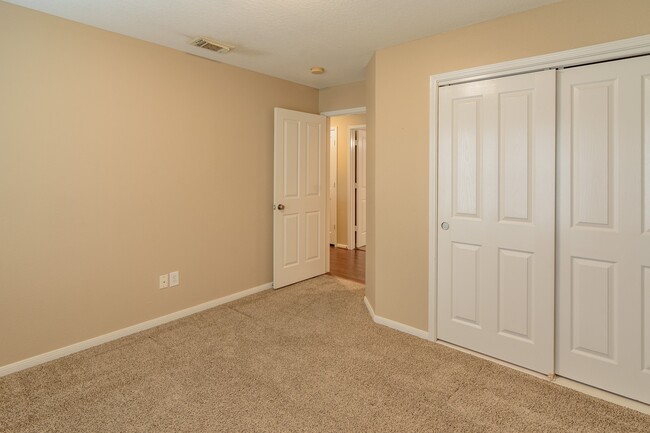 Building Photo - 57 Scarlet Woods Ct