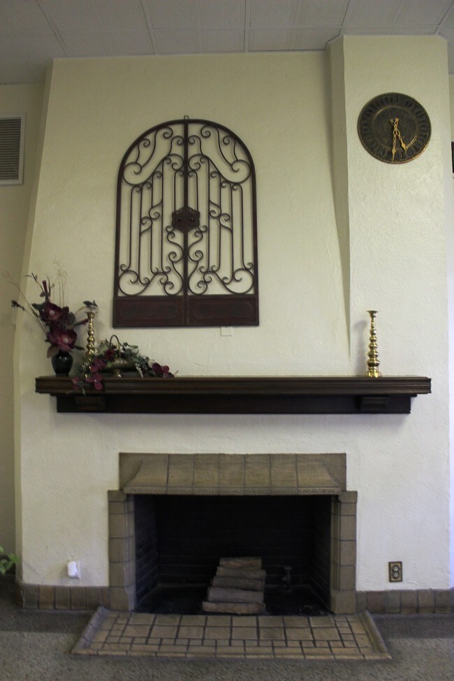 Building Photo - Leon Place Apartments