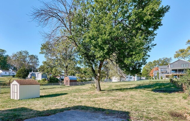 Building Photo - 2313 Burns Ave