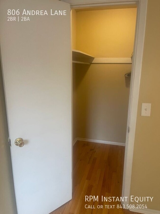 Building Photo - 806 Andrea Ln
