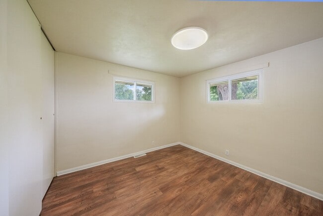 Building Photo - Mahomet | Renovated 2 Bed / 1 Bath Home