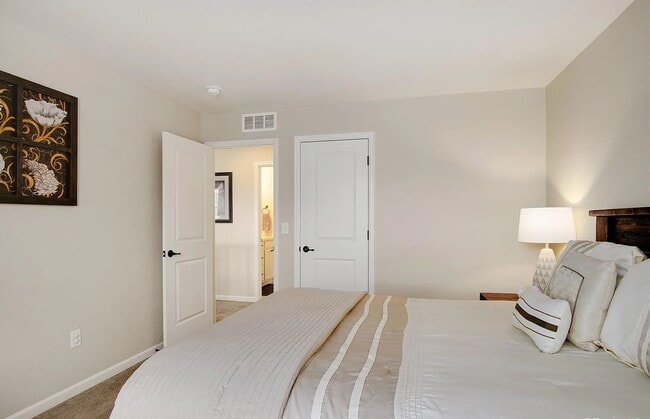 Building Photo - 912 McMurdo Cir