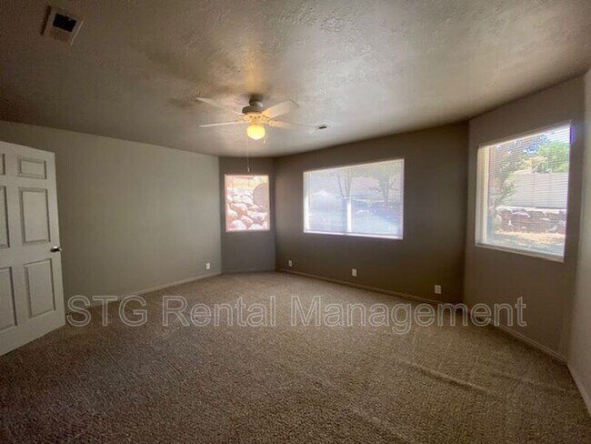 Building Photo - 76 E Center St