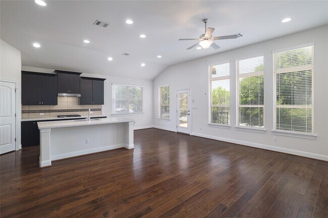 Building Photo - 2421 Blended Tree Ranch