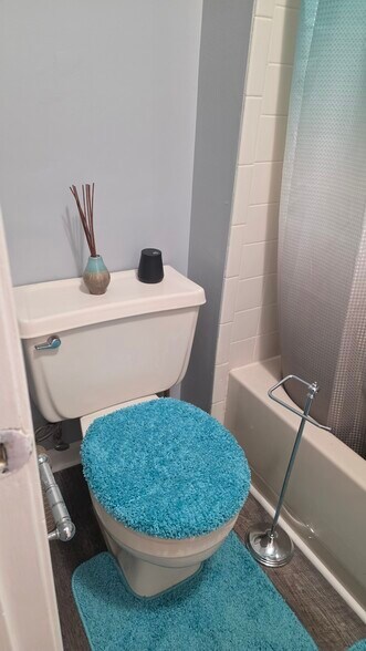 Building Photo - 454 Saint Giles Ct