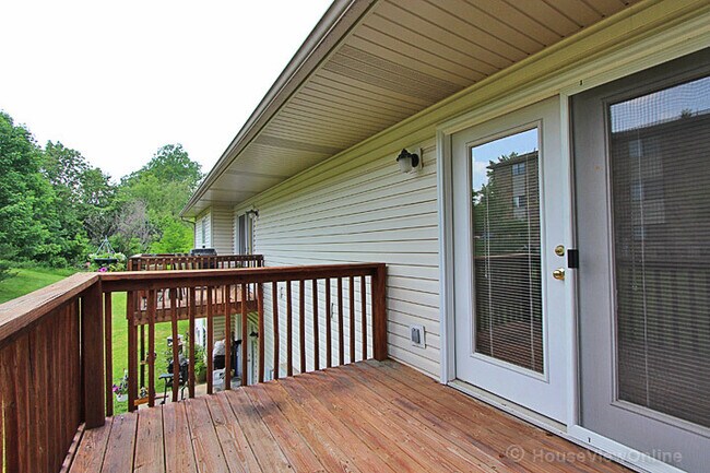 Building Photo - 2831 Hemlock Ct