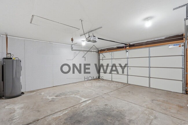 Building Photo - 5749 S Farmer Ave