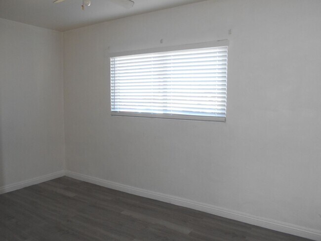 Building Photo - Charming Single-Story Home located in the Heart of Las Vegas