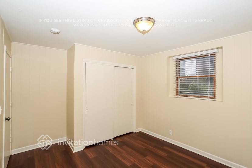 Building Photo - 42 Holly Dr