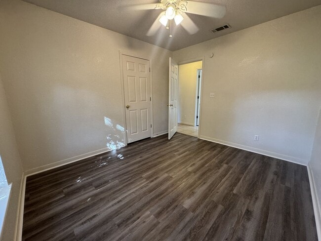 Building Photo - 305 Grizzly Trail