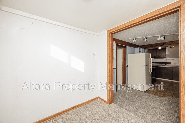 Building Photo - 1303 Langmeyer St