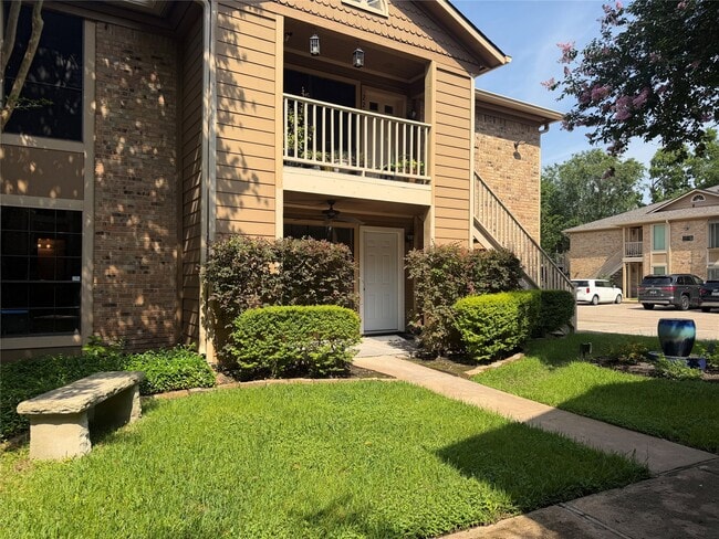 Building Photo - 1311 Antoine Dr