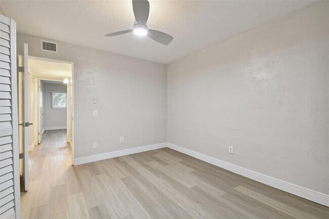 Building Photo - 2433 Brazilia Dr