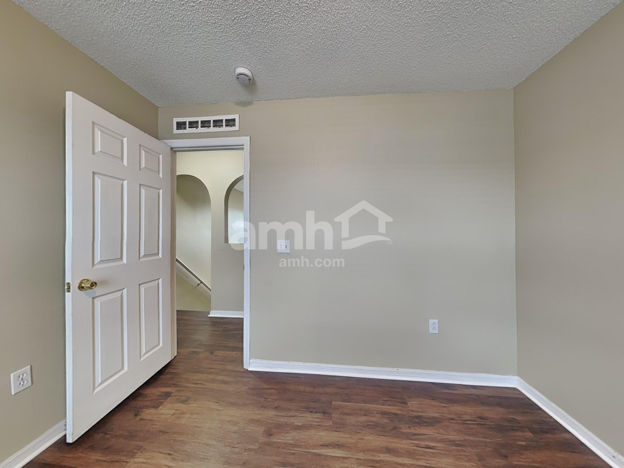 Building Photo - 12621 Lake Vista Dr