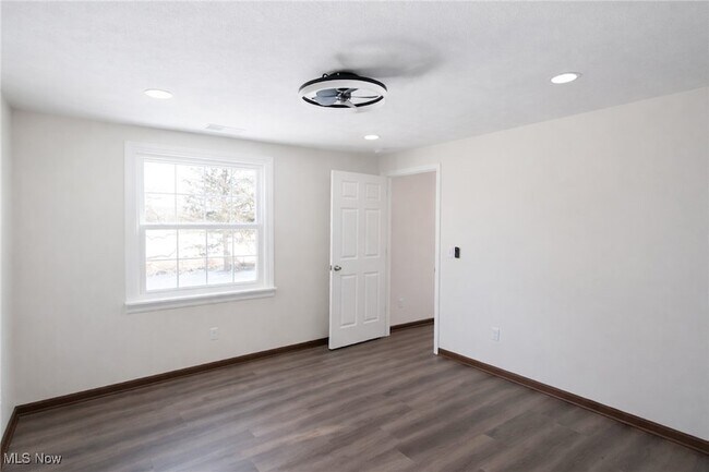 Building Photo - 7349 Tippecanoe Rd