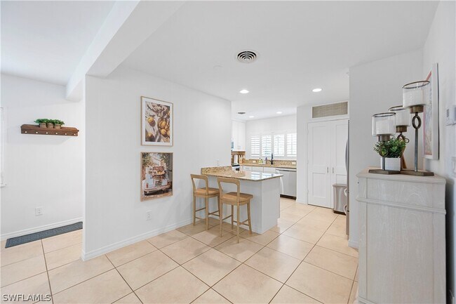 Building Photo - 1340 Crayton Rd