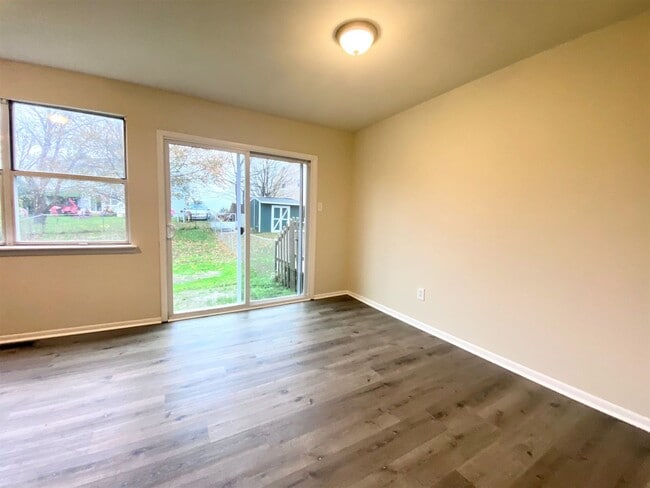 Building Photo - Cute 3BD/1.5BA Twin in Pottsgrove SD!