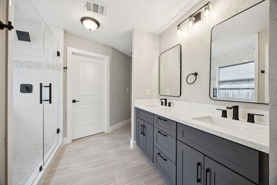 Building Photo - 2942 Waterloo Rd