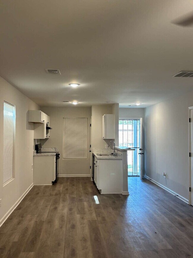 Building Photo - "Charming 4-Bedroom Home with 2 Full Baths on Callie Rd, Memphis – Spacious Living Awaits!"