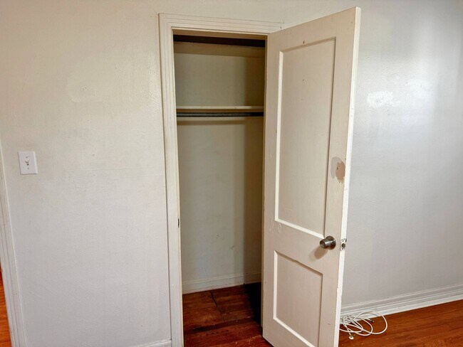 Building Photo - Charming 2 Bed, 1 Bath Home Close To MSU