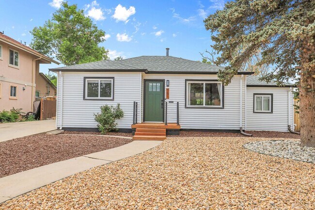 Primary Photo - Modern and cozy 3 bedroom, 2 bath home